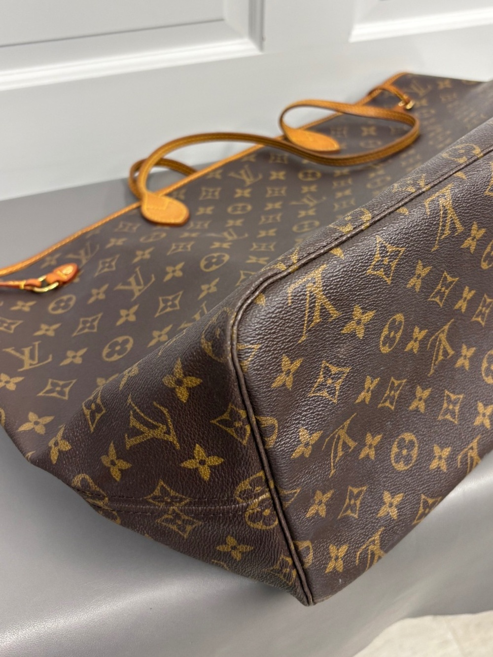 Louis Vuitton Neverfull GM Monogram Canvas - Picture 9 of 13